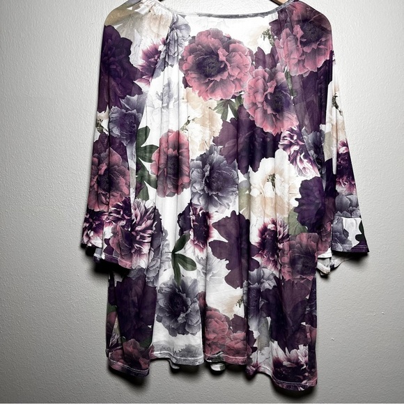 Catherines Women Top 2X White Purple Floral Split Neck 3/4 Sleeve Stretch Mesh - Picture 7 of 8